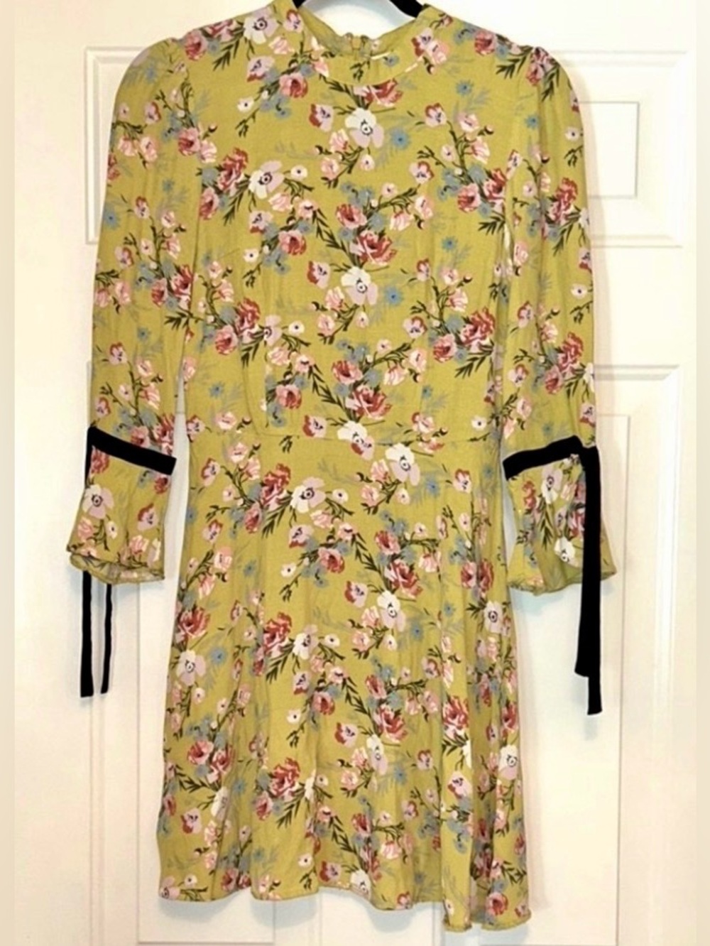 Miss Selfridge Floral Dress 4 Yellow/Green Feminine Cinch Waist Bell Sleeve